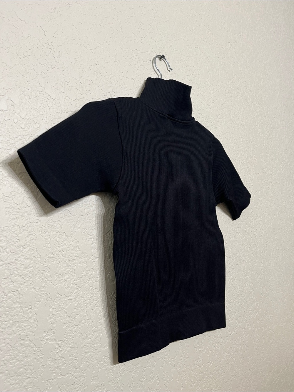 Women’s Size Small Short-Sleeve Zip-Up Mock Neck Active Top - Black - Picture 9 of 11